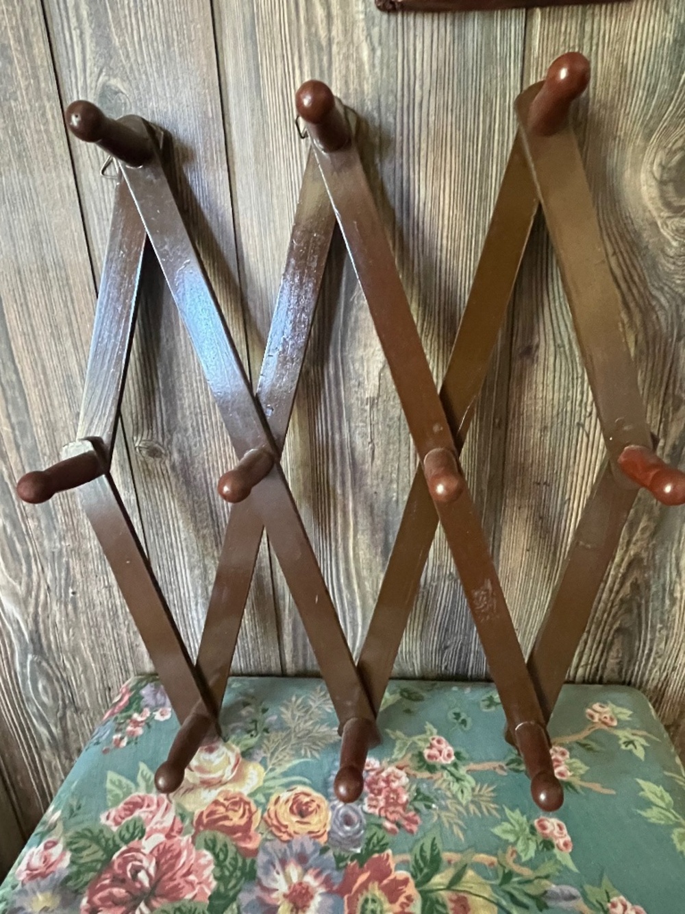 Vintage wooden accordion rack